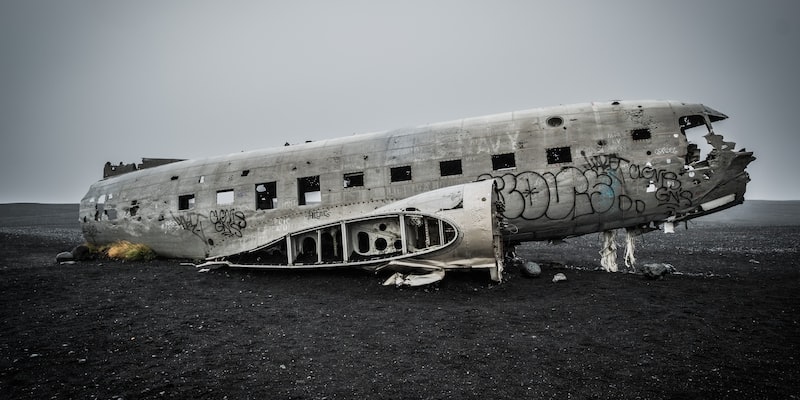 Has anyone ever survived a mid air plane crash?